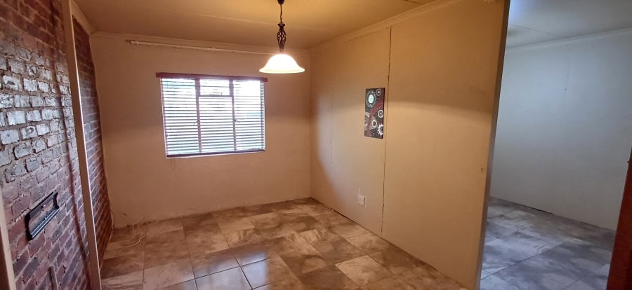 7 Bedroom Property for Sale in Harpington A H North West